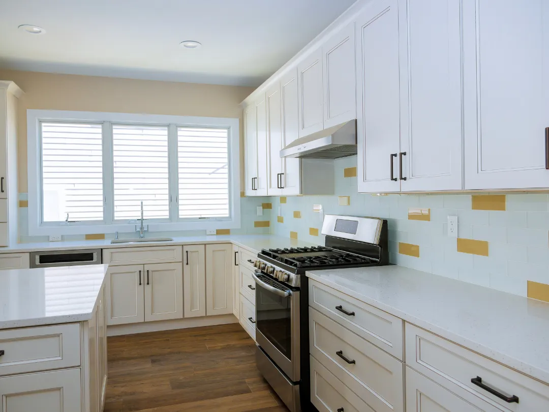 Custom kitchen cabinets installation in Dallas homeowners kitchen with premium wood finish