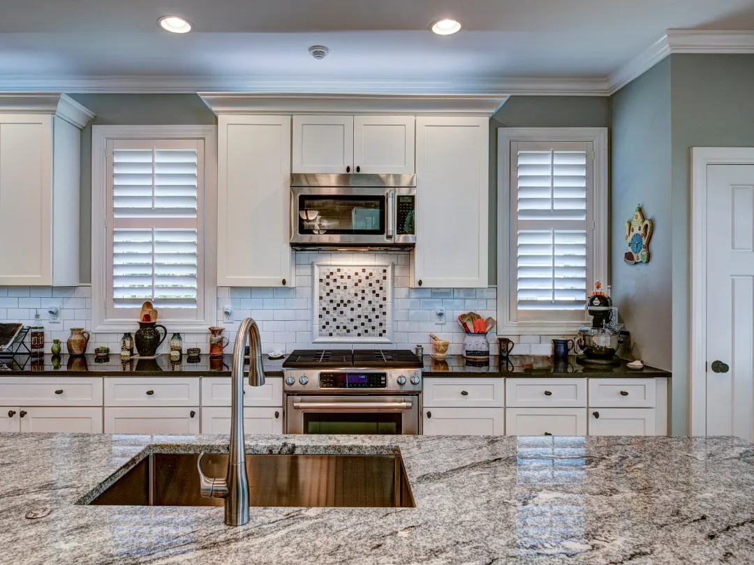 Luxury quartz countertop installation in Dallas Texas showing expert stone fabrication and seams